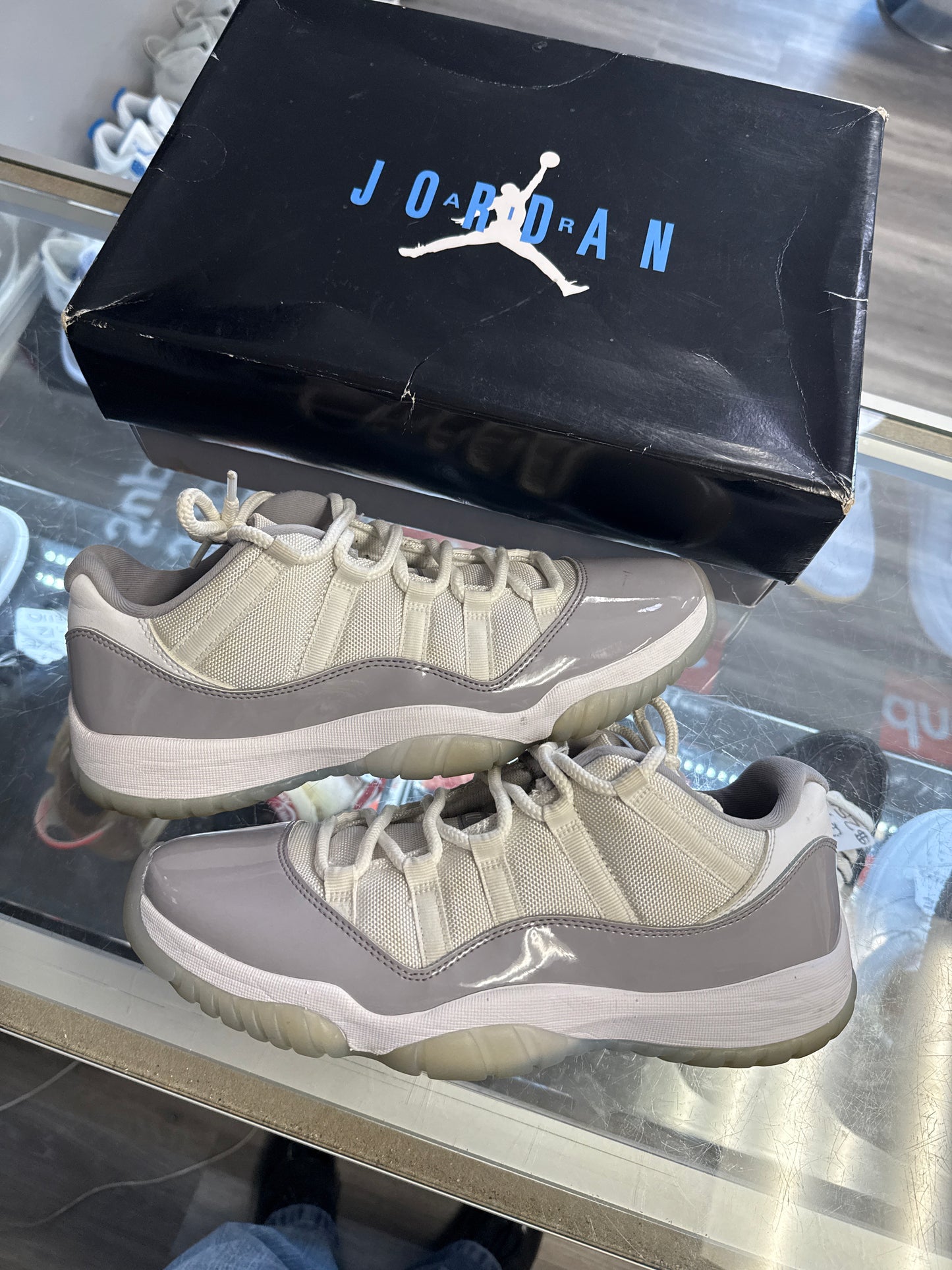 Jordan 11 Low ‘Cement Grey’