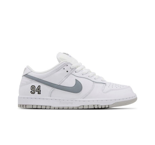 Supreme X Dunk low SB ‘ White Metallic Silver’